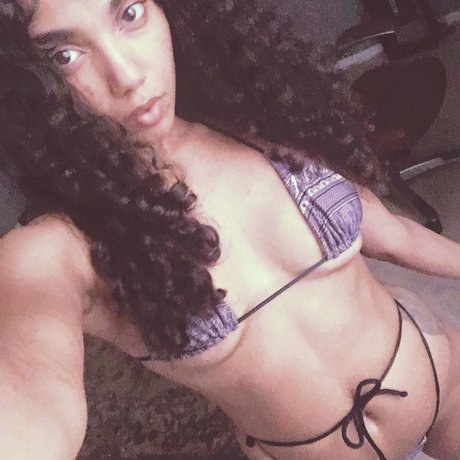 Sweet Lulu TV セクシーなポルノスター 写真