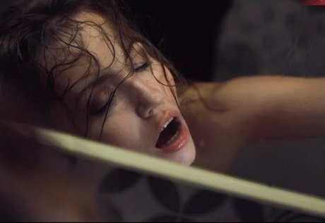 ニューハーフ巨乳OnlyFans 無料裸 写真