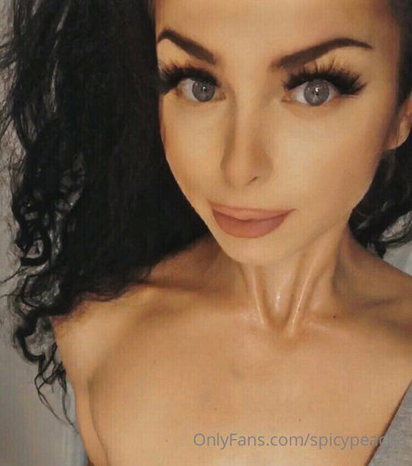 RachelLaurenGray top profile image