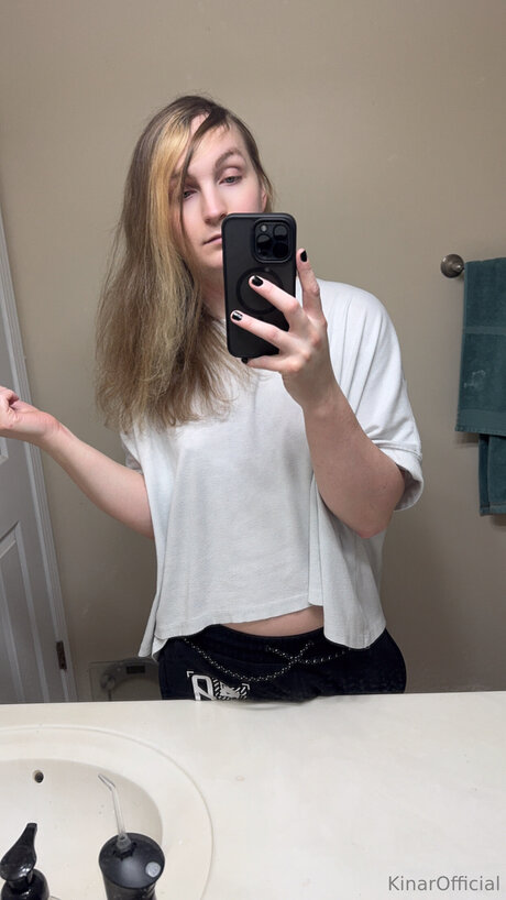 Kinarofficial セックスモデル 写真