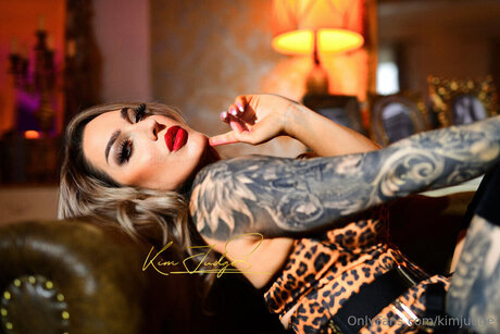 Kimjudge ポルノスター ホット 写真