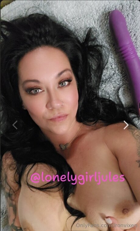 Ironvixen ポルノモデル 写真