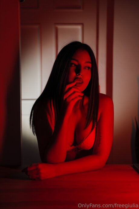 Freegiulia エロティックモデル 画像