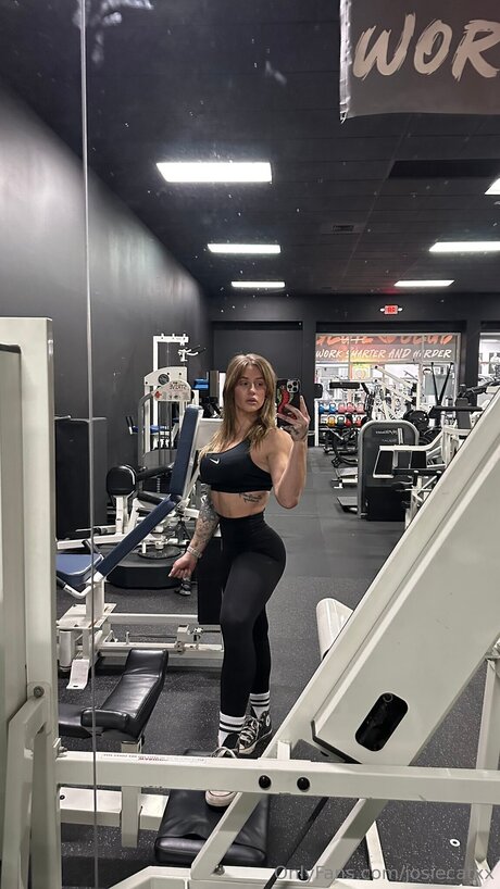 Josiecatxx 裸のスター 写真