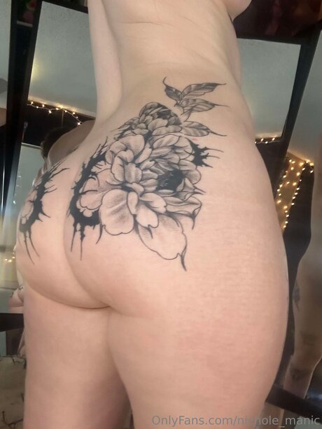 Nichole Manic 美しいスター 画像