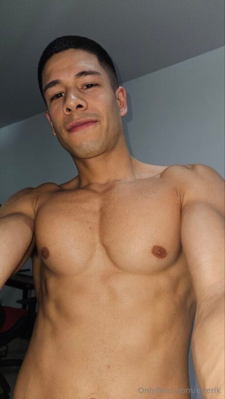 Eeerik 美しいモデル 写真