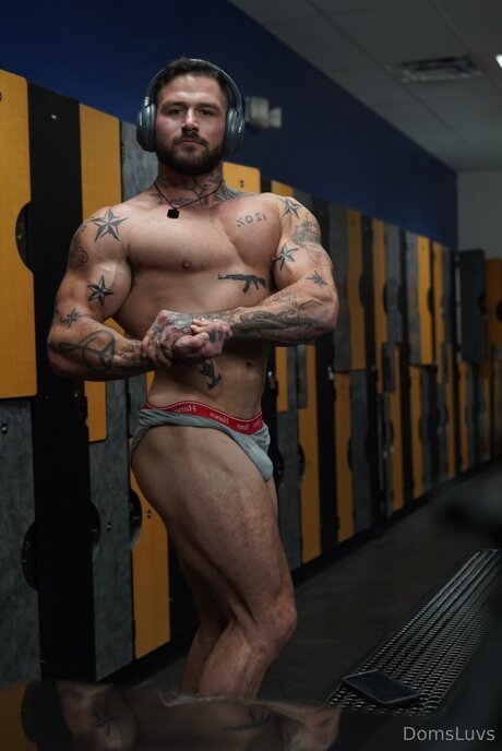 Domsluvz ポルノスター ヌード 写真