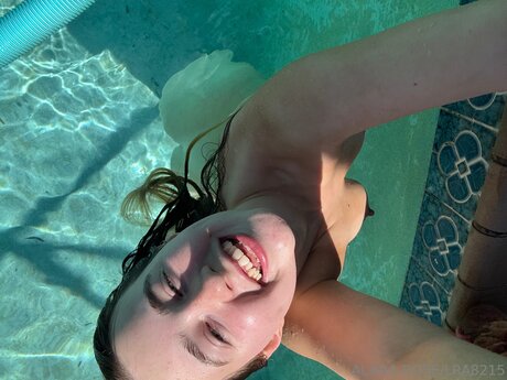 女の子同士のOnlyFans パーフェクト 写真