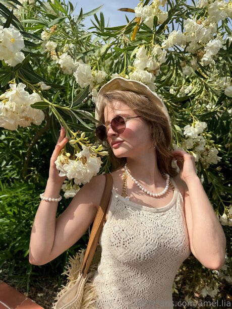 Amel Lia スター ヌード 写真