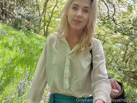 興奮した熟女OnlyFans セクシー 写真