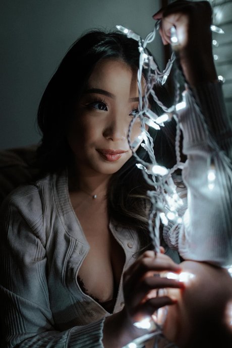 _Lizzie Vang 無料モデル 写真