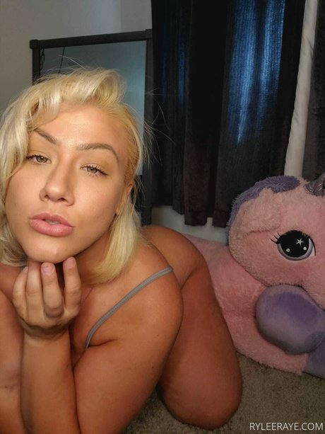 Rylee Rabbit_ スター 裸 写真