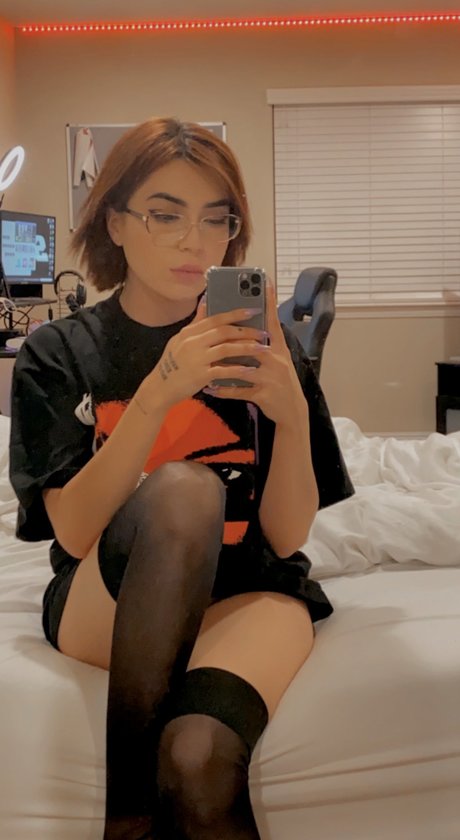 Coughs セクシーなスター 写真