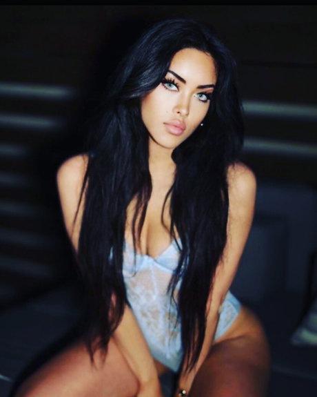 Alinaswanxo トップモデル 画像