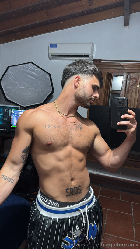 曲線美の裸OnlyFans 無料ヌード 画像