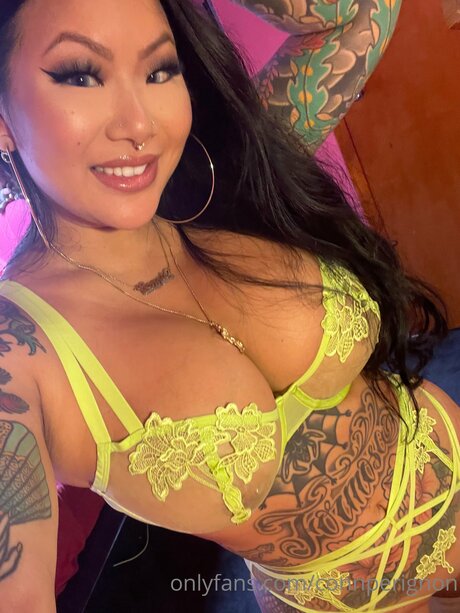 細身の巨乳OnlyFans 美しいxxx ギャラリー