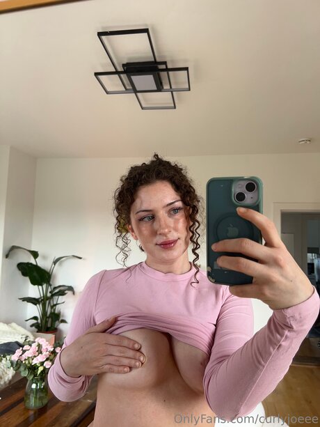 Curlyjoeee トップスター 写真