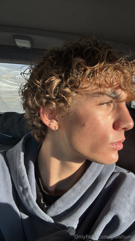 Gioishung ポルノスター 裸 写真