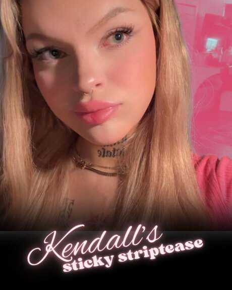 スリムな熟女OnlyFans セクシー裸 写真