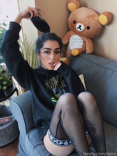 スターティーンオンリーファンズ ポルノ 写真