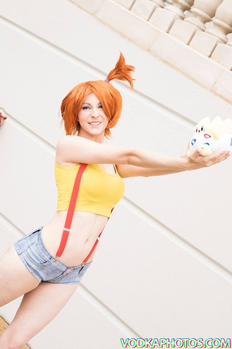 Rebecca Kinny 無料女優 写真