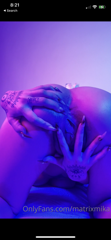 コメディアンのOnlyFans 美しい裸 画像