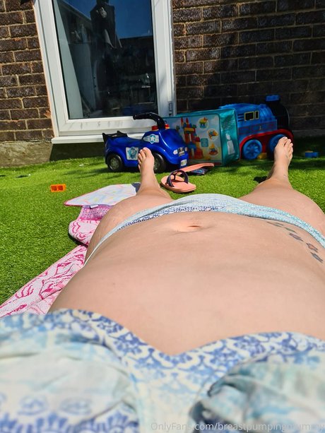 Corrine Marie Hounslow_ ポルノスター 写真