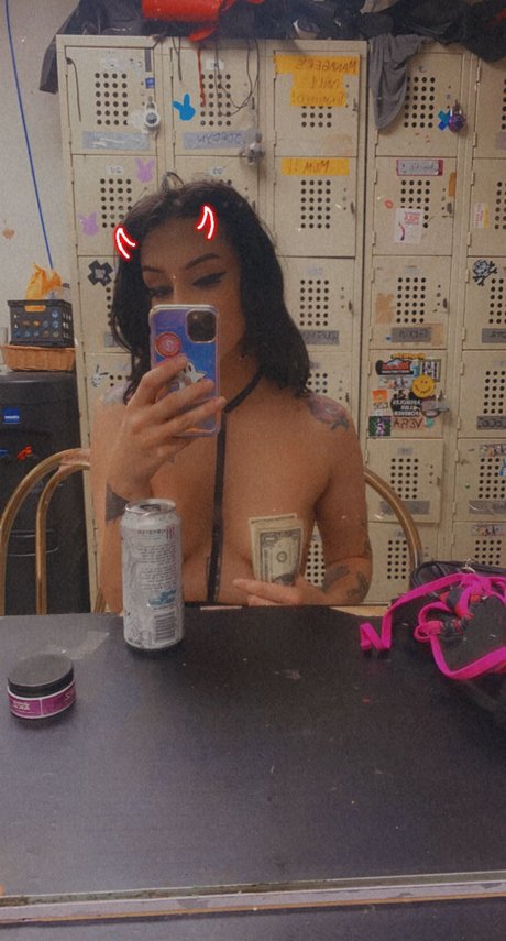 Lil Filth 完璧なポルノスター アーカイブ