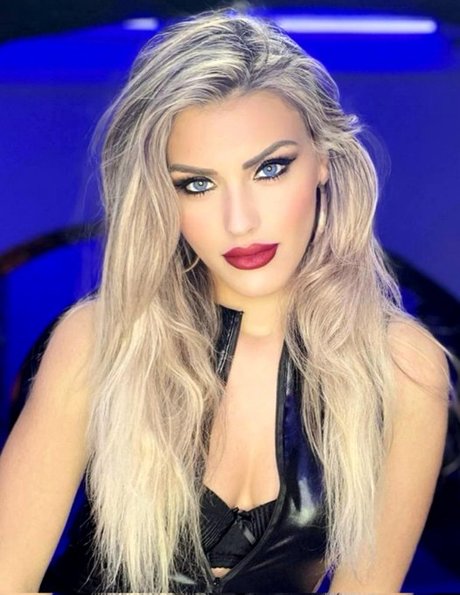 Mistress Iside_ ポルノスター 画像