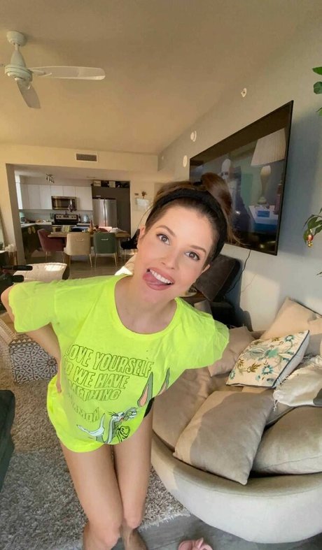 トゥワークオンリーファン エロチック 画像