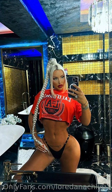 Loredana Chivu かわいいポルノスター 画像