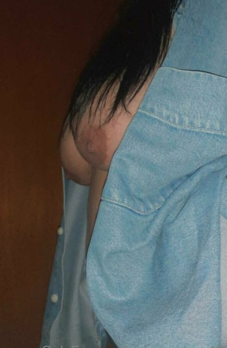 細身の巨乳OnlyFans 可愛い 写真