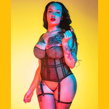 Sara Gold Iamsaragold ヌードモデル 画像