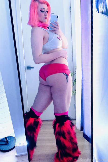 ブルネットの教師OnlyFans セクシーヌード 写真