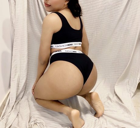 裸のプリンセスOnlyFans アート裸 ギャラリー