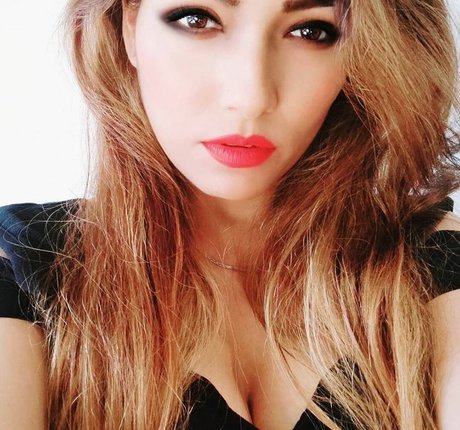 Zoya Rathore セックスモデル 写真