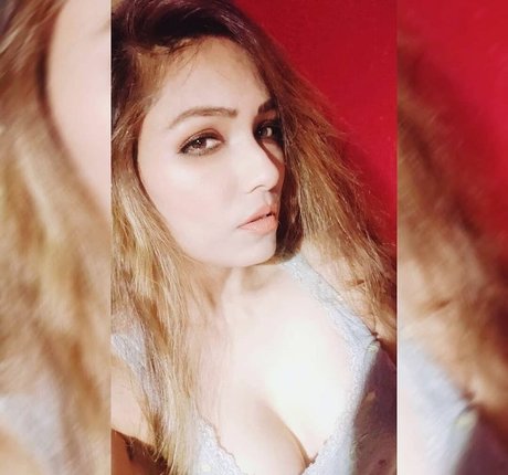 Zoya Rathore 最高のスター ギャラリー