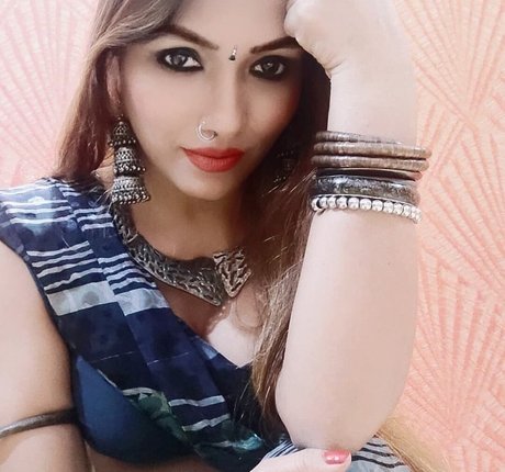 Zoya Rathore 高品質のポルノスター 画像