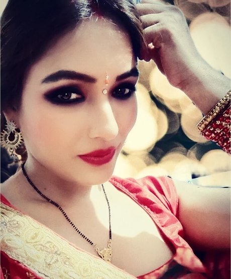 Zoya Rathore セクシーなスター 画像