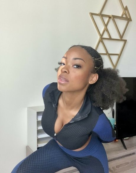 zuribellarose ヌードのポルノスター 画像