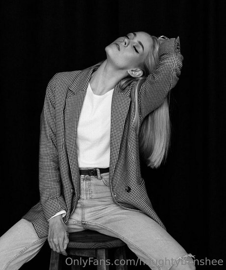 Naughtybanshee ポルノスター 素敵 ギャラリー