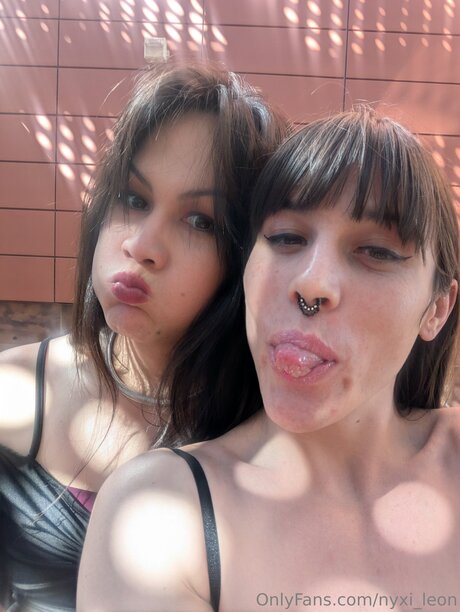 Nyxi Leon 高品質のポルノスター 画像