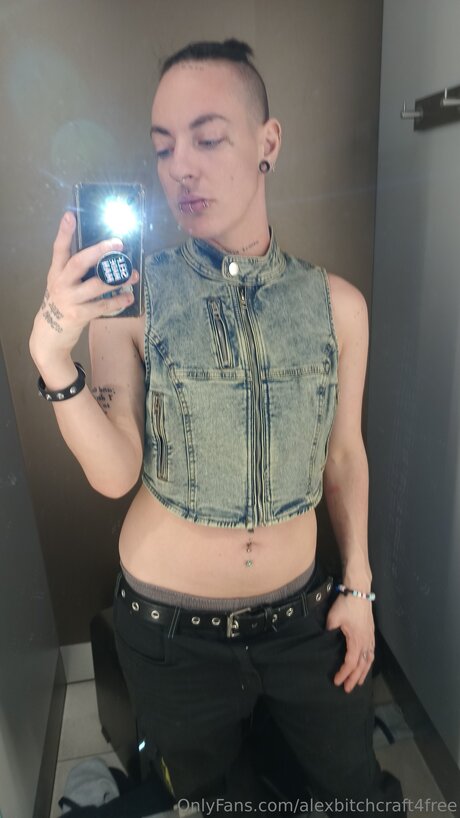 ニューハーフ巨乳OnlyFans 美しいヌード ギャラリー