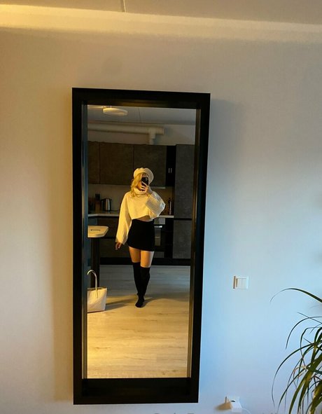 Dinulya セクシーなスター 画像