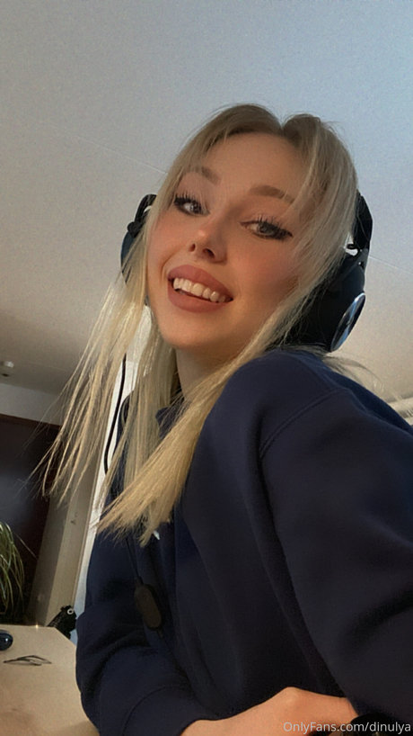 Dinulya ポルノスター 無料 画像