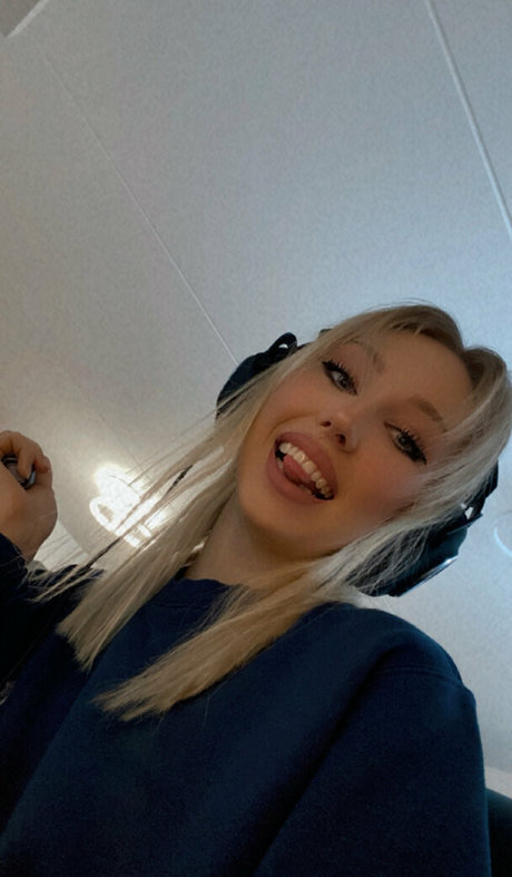 Dinulya xxxポルノスター ギャラリー