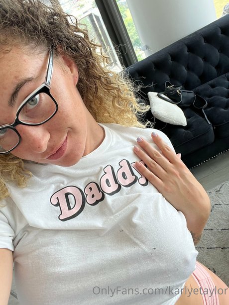 Karlye Taylor ポルノスター 可愛い 写真