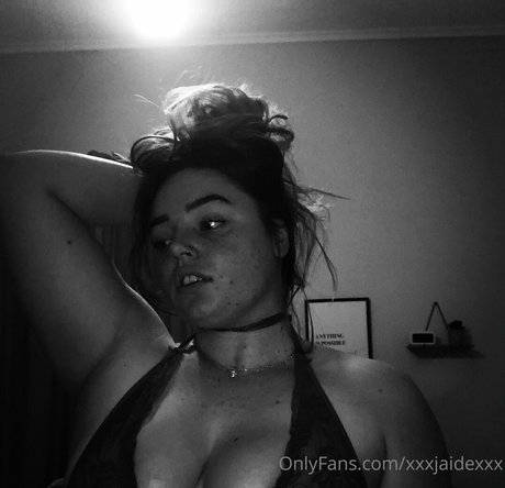 裸のトゥインクOnlyFans 無料セックス 画像