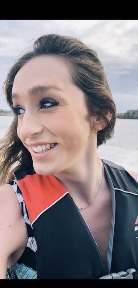 Zoey Taylor 裸モデル 写真