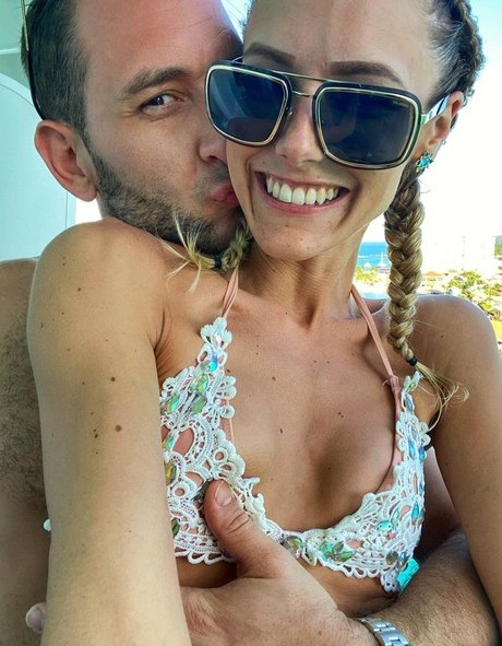 Cliquebaittv セクシーなスター 写真